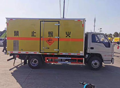 驿城爆破器材运输车